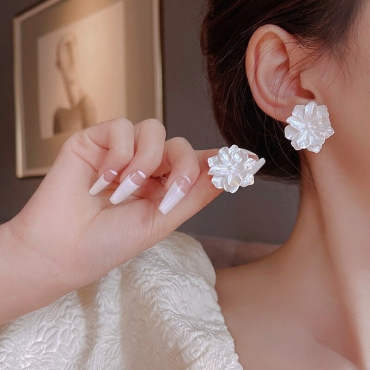 KOA™ Flower Earring Modern Korean